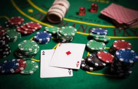 Live Casino ဒဲ့ပြားတန်ဆာများနှင့် Roulette ဂိမ်း မြင်ကွင်း
